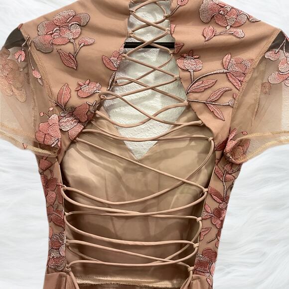 NWT TwoSisters the label SASKIA DRESS EMBROIDERY ROSE size 4 - Picture 5 of 9